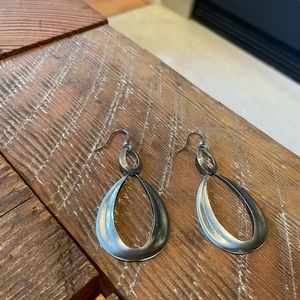 Brushed silver earrings